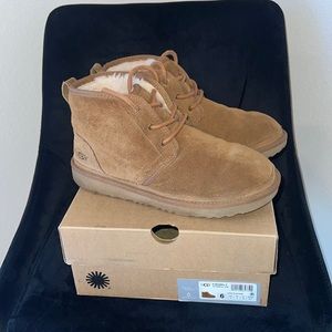 BIG KIDS UGGS K NEUMEL II- SIZE 6